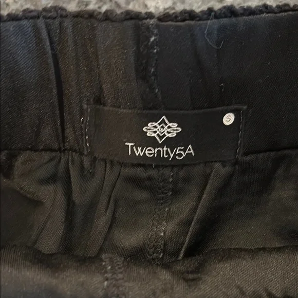 Black Bermuda Shorts with Elastic Waistband and Relaxed Fit - Picture 5 of 8